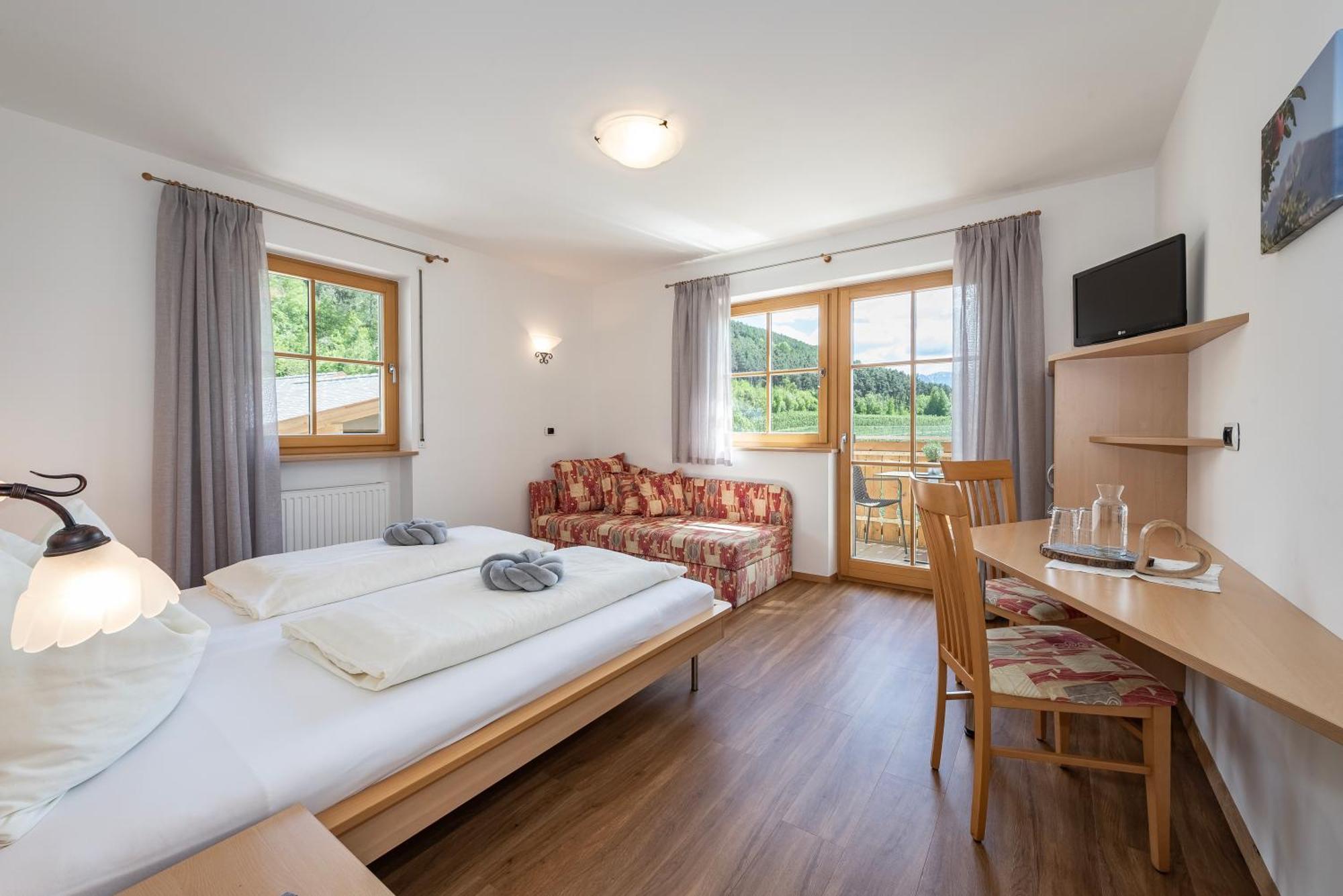 Trinnerhof- Hof Chalets Und Obsthof Mit Zimmer Natz-Schabs 外观 照片